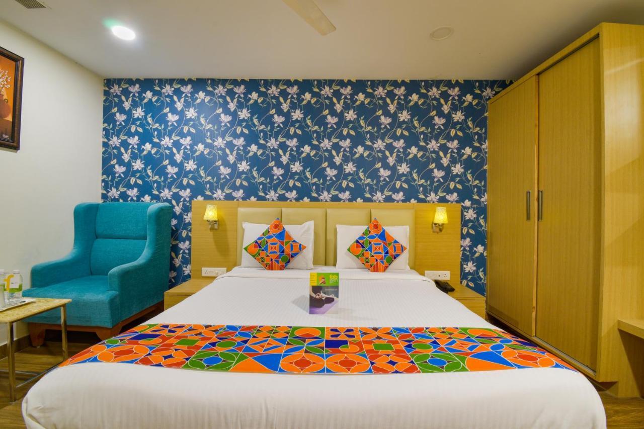 Hotel Raintr33 Hyderabad Exterior photo