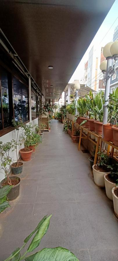 Hotel Raintr33 Hyderabad Exterior photo